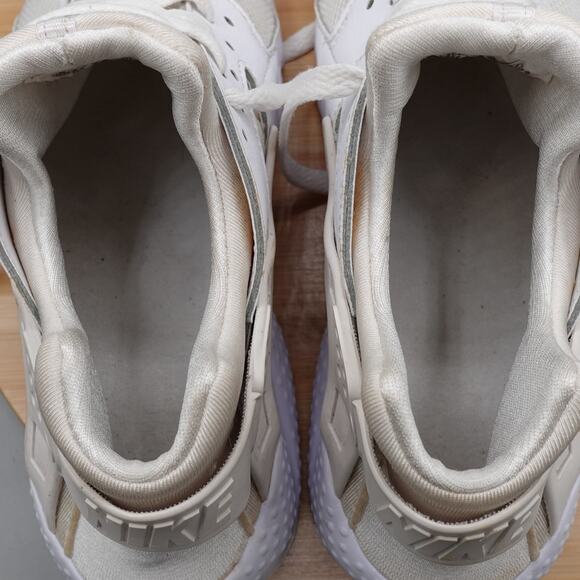 Nike 6Y Womens 7.5 Air Huarache Run GS White Pure Platinum 654275-110 Flaws - Picture 9 of 11